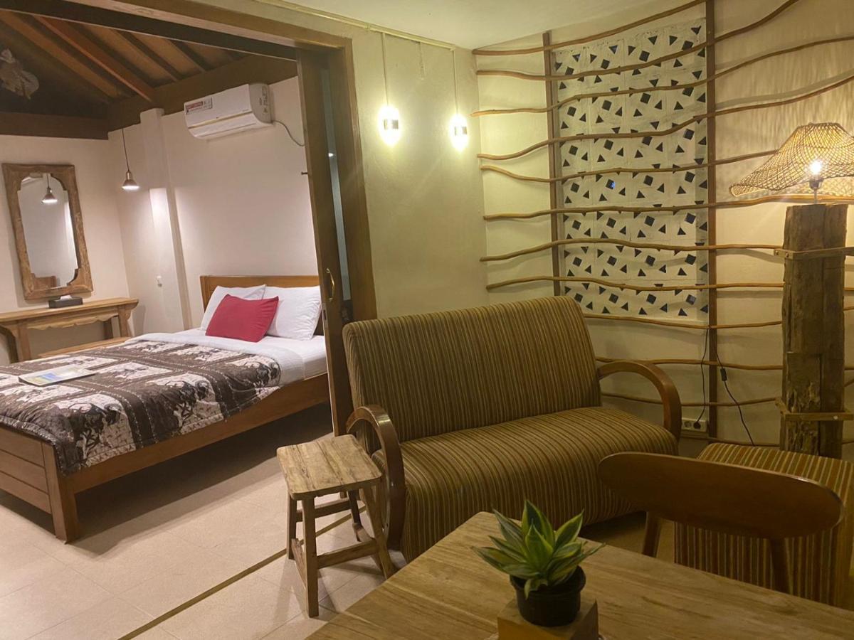 Alamanda Family Villas, Pool & Local Tours Yogyakarta Exteriör bild