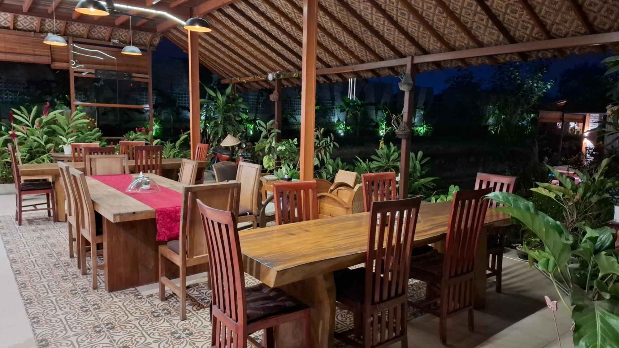 Alamanda Family Villas, Pool & Local Tours Yogyakarta Exteriör bild